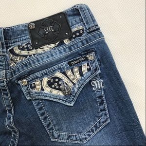 Miss Me Women's Size 28 Capri Dark Wash Jeans